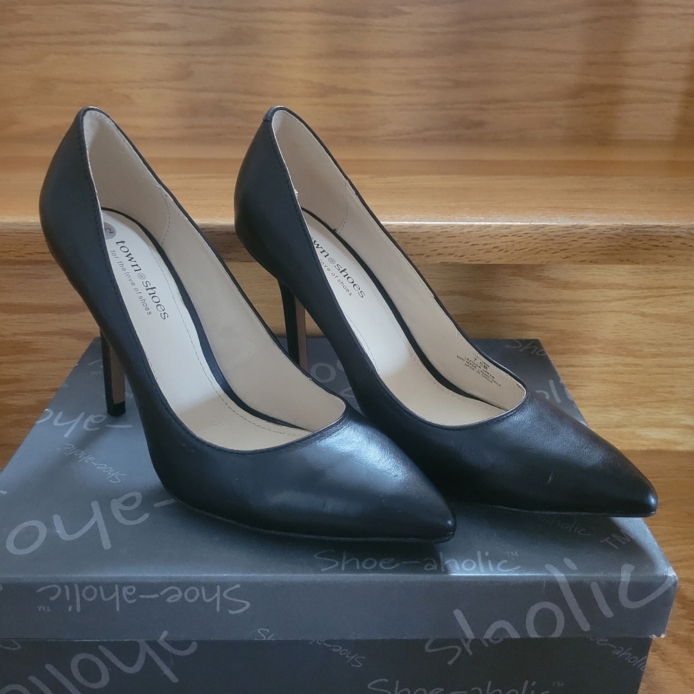 Classic black pump heels